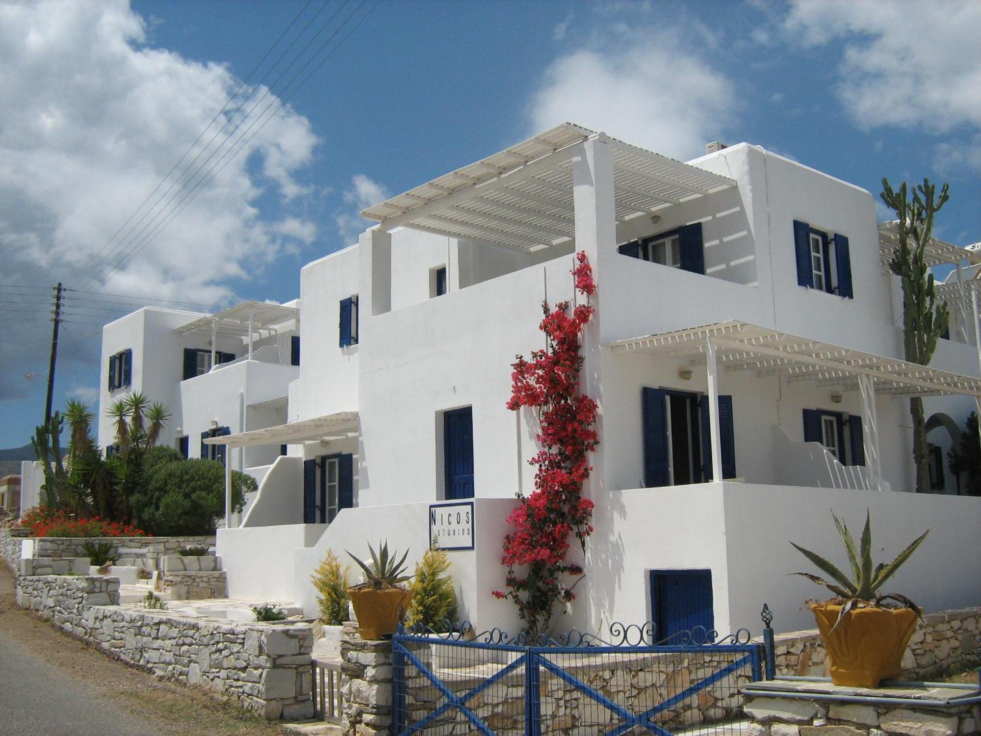 Nicos Studios & Apartments Logaras Exterior photo